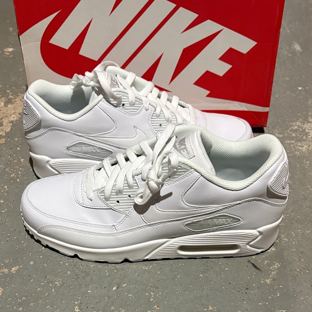 Nike Air Max 90 Leather - True White on Red Box